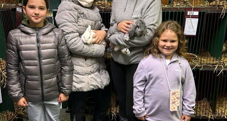 Ema Příkopová_Elen Příkopová_Sofie Šichova_Sofie Lacková.jpg
